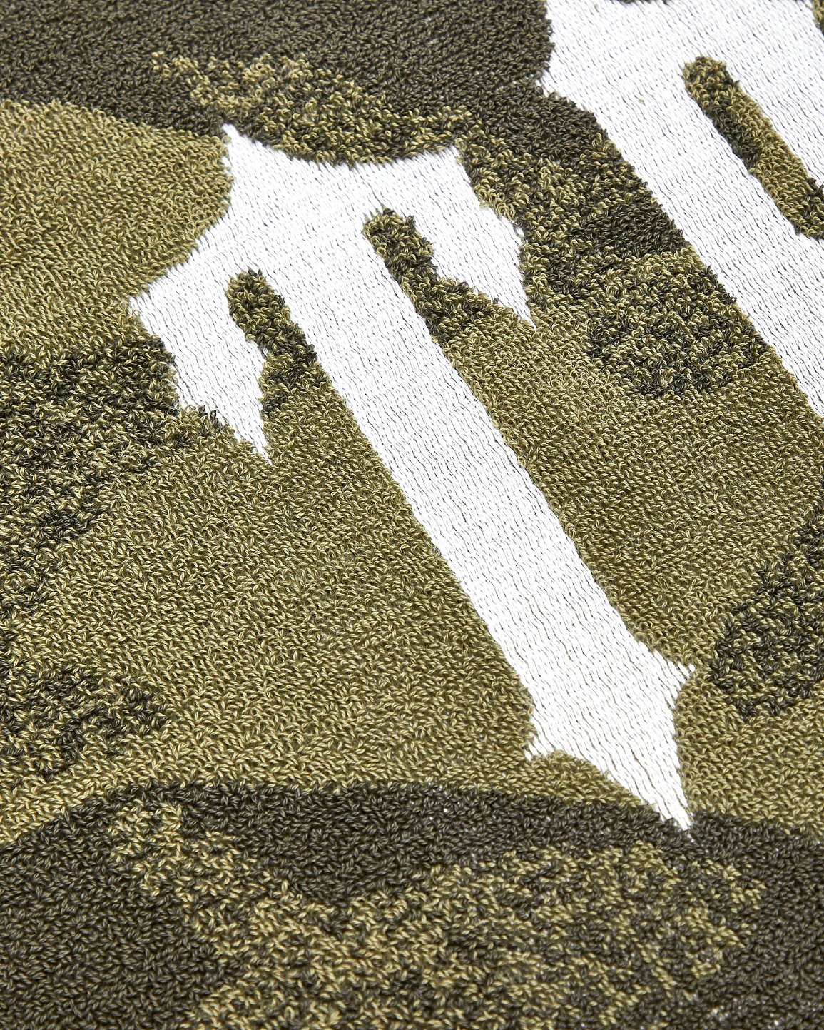 Trapstar Irongate Beach Towel Khaki Camo | TS-65205