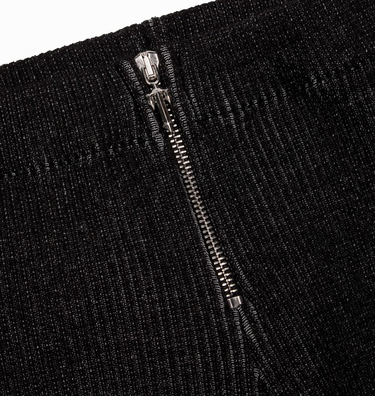 Trapstar Two Tone Rib Fitted Black / White | TS-64770